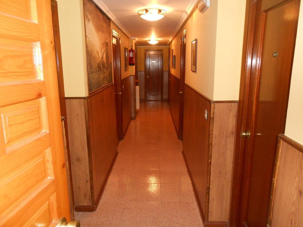 Hostal Restaurante El Abuelo Trobajo Del Camino エクステリア 写真