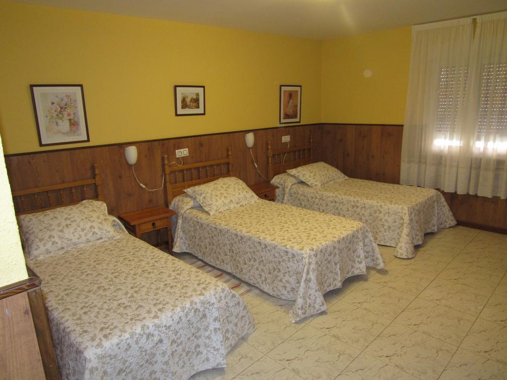 Hostal Restaurante El Abuelo Trobajo Del Camino エクステリア 写真
