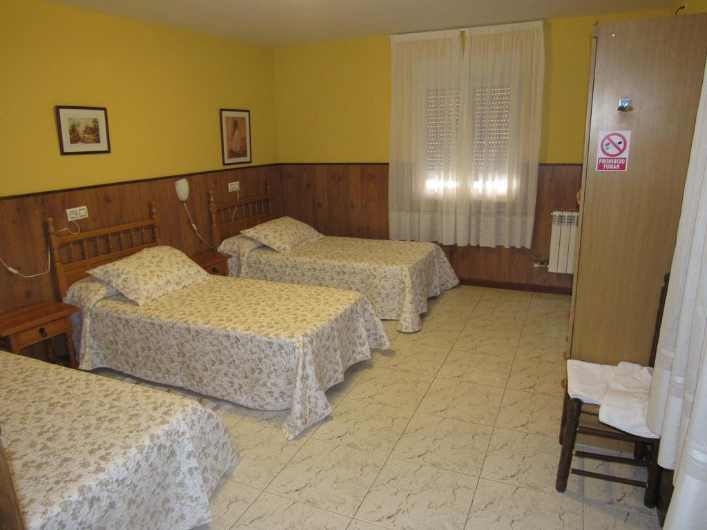 Hostal Restaurante El Abuelo Trobajo Del Camino エクステリア 写真