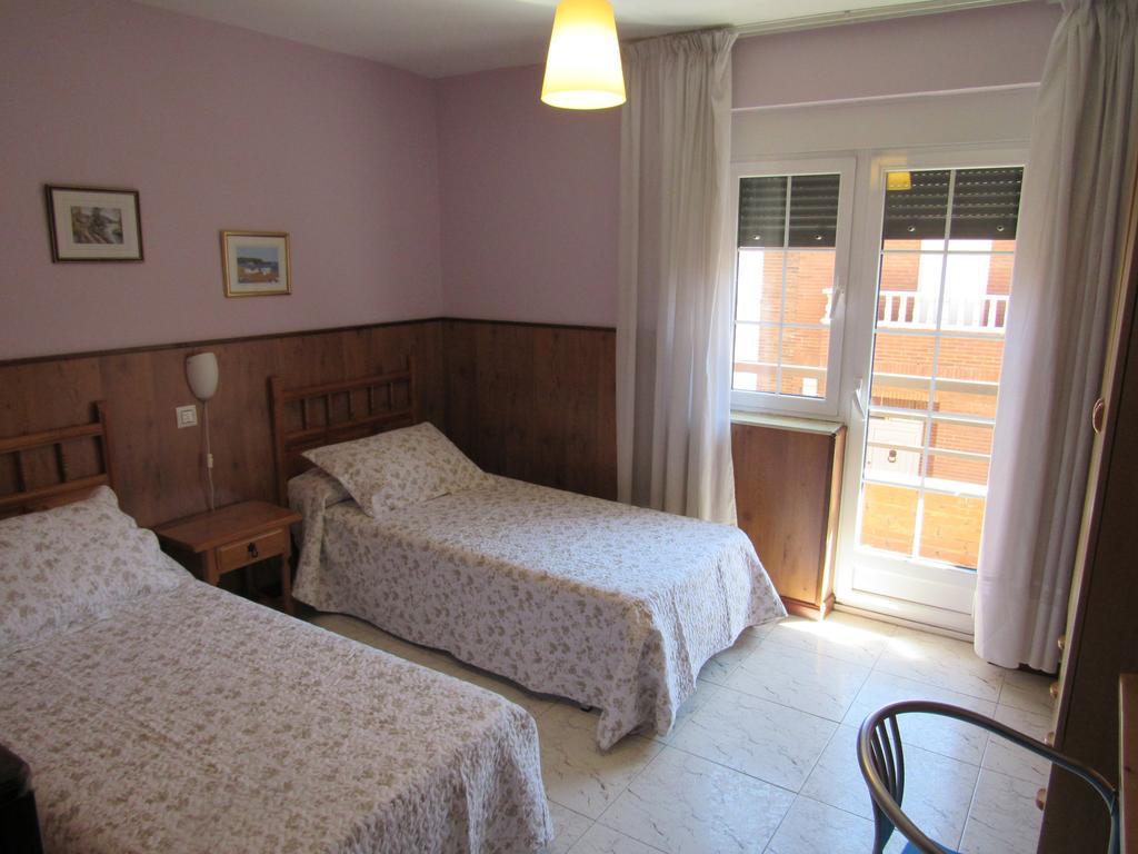 Hostal Restaurante El Abuelo Trobajo Del Camino エクステリア 写真