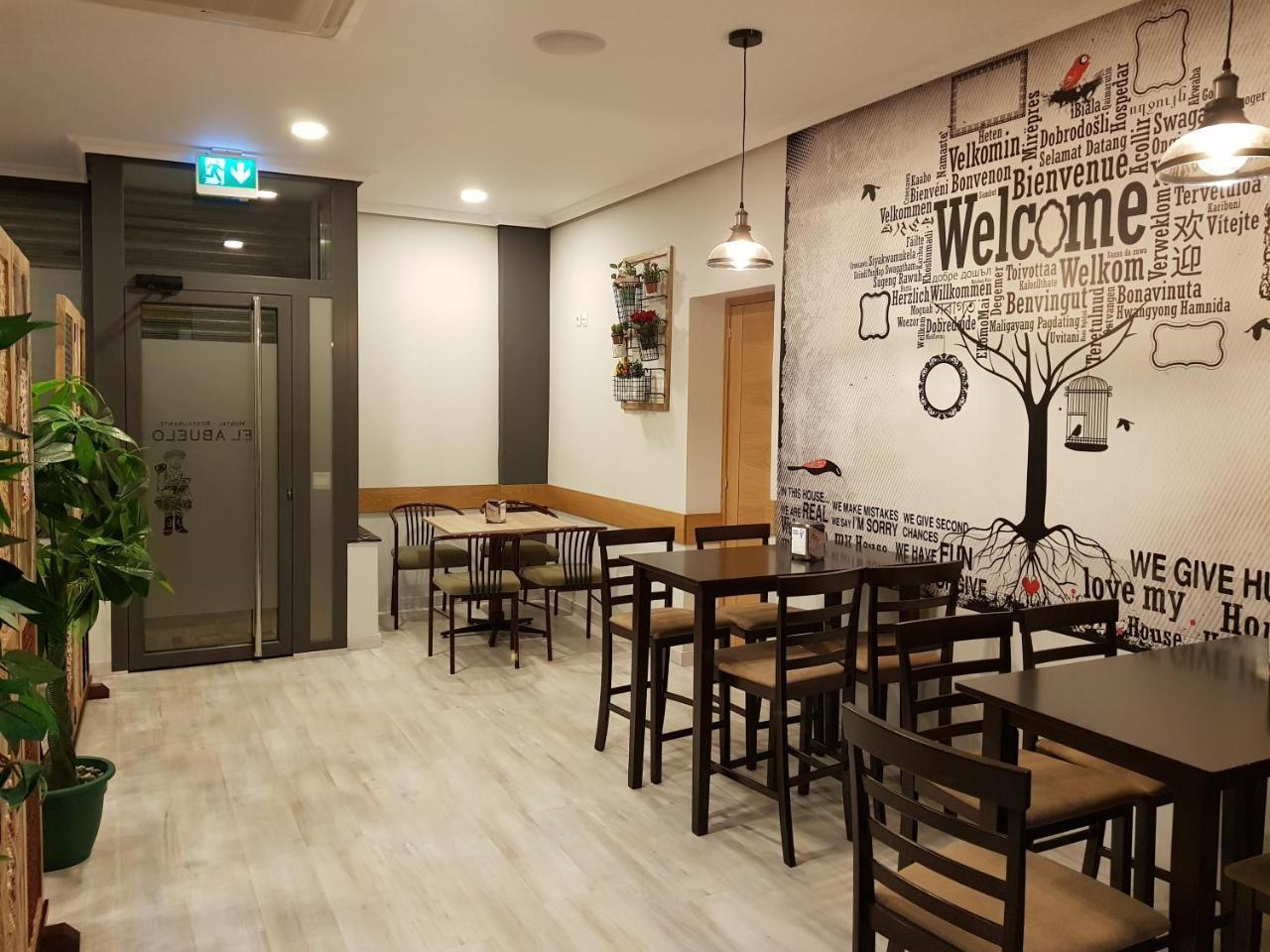 Hostal Restaurante El Abuelo Trobajo Del Camino エクステリア 写真