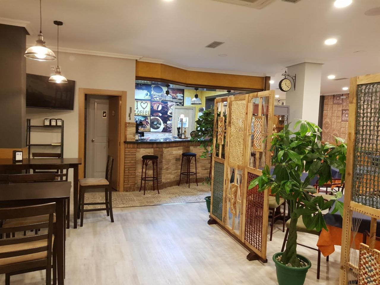 Hostal Restaurante El Abuelo Trobajo Del Camino エクステリア 写真