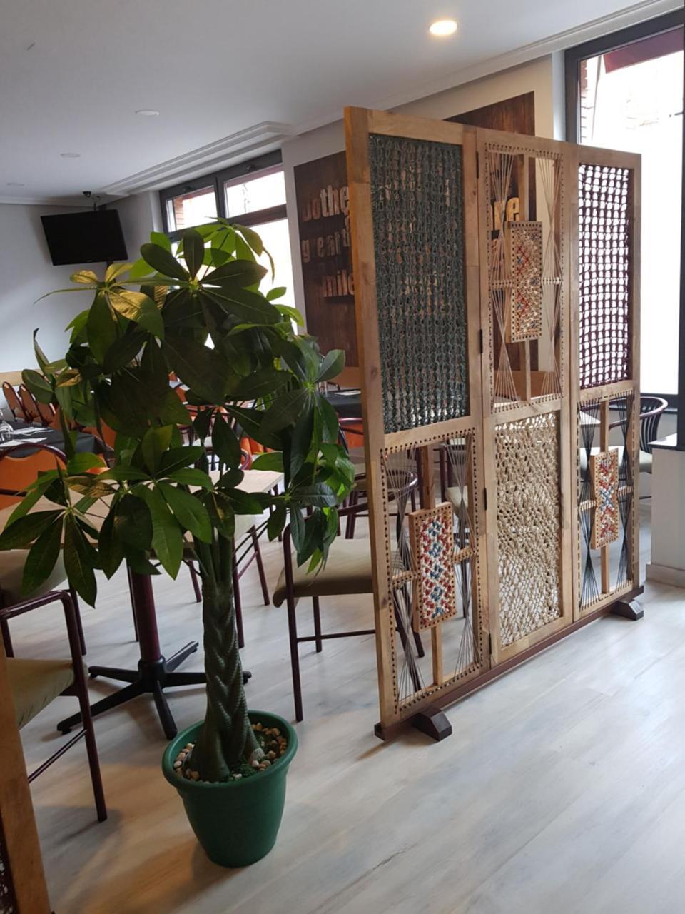 Hostal Restaurante El Abuelo Trobajo Del Camino エクステリア 写真