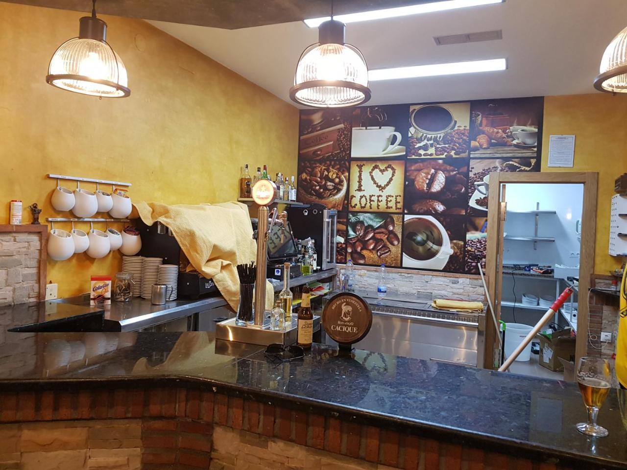 Hostal Restaurante El Abuelo Trobajo Del Camino エクステリア 写真